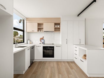 Modern Living Overlooking Pemberton Park