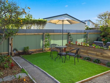 Sunny, Stylish & Low-Maintenance