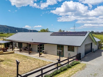 Near coastal lifestyle, sellers have secured next