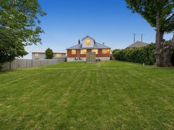 Family Comfort with Views & All-Day Sun
