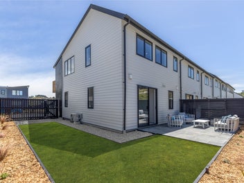 Brand New – Snap This Up!