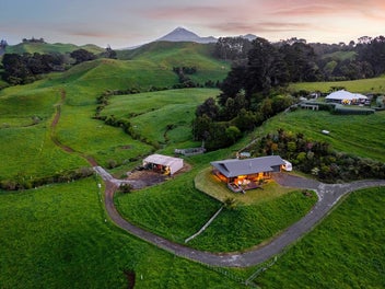 A PEACEFUL LIFESTYLE HAVEN WITH VIEWS