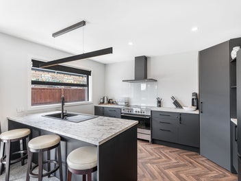 Modern Living in a Fast-Growing Community