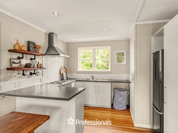 SOLID 3 BED BRICK-SUPER STARTER!