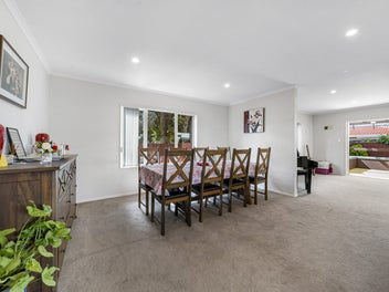 #THEDAY -SPACIOUS FAMILY HOME IN PRIME LOCATION