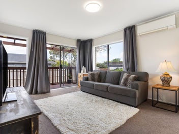 #THEDAY Low Maintance - Brick & Tile