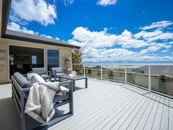 Breathtaking Panoramic Views, Exceptional Living
