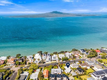 1950s Gem on Seacliffe Avenue