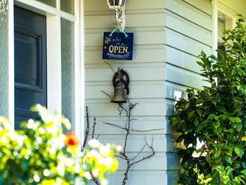 1950s Gem on Seacliffe Avenue