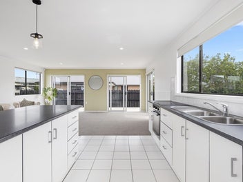 Urgent sale! Owners want this sold now.