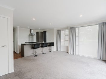 Hillcrest Plus - Smart, Sunny & Secure