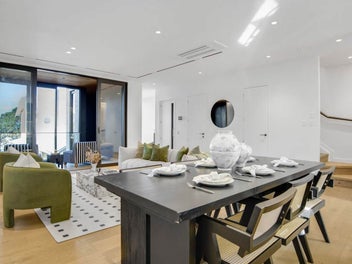 A Rare Takapuna Masterpiece