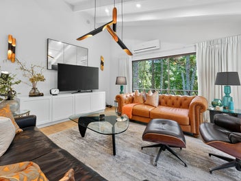 70s Cool Sanctuary in Stunning Setting!