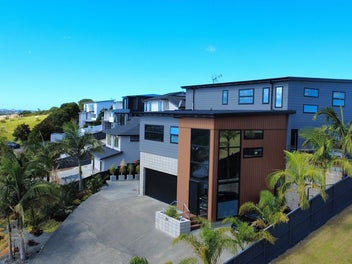 Aluminium Clad Executive Home