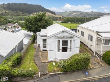 Prime Campus location with potential to add value