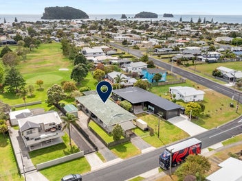 Double happy on Kiwi Road