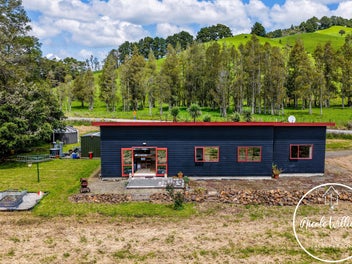 Near-New Home on 6 Acres in Paparoa