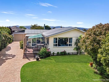 Three Bed Family Home plus Two Bed Sleepout