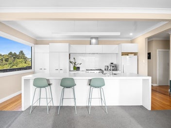 EFFORTLESS LIVING, SUN, STYLE - HEART OF WELBOURN