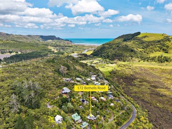 Bethells Garden of Eden - Minutes to Waters Edge