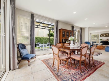 Spacious 5 Bedroom Home in Idyllic Street