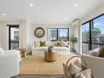 Affordable, Modern & Freehold!!