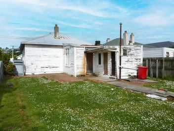 Prime development site close to the beach