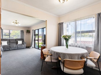 DECEASED ESTATE: SINGLE-LEVEL, WALK TO THE VILLAGE