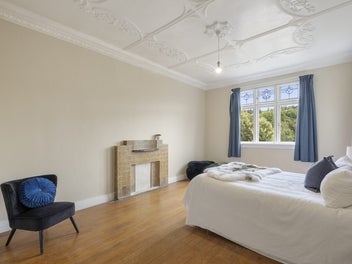 Sunny 4-Bedroom Home - Dunedin Central Gem!