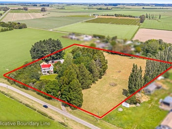 Majestic Homestead Wrapped in 5+ Acres
