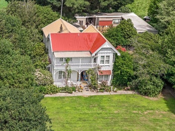 Majestic Homestead Wrapped in 5+ Acres