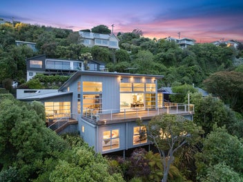 Sun-Filled Retreat Crafted for Luxury Living