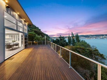 Sun-Filled Retreat Crafted for Luxury Living