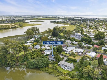 Waterfront Lifestyle - Freehold 1163m² Site