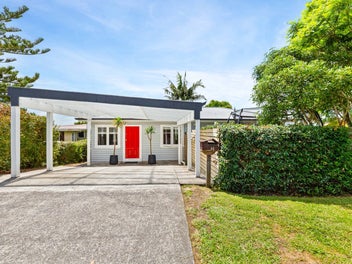 1950s Kiwiana Haven | Quintessential Family Home