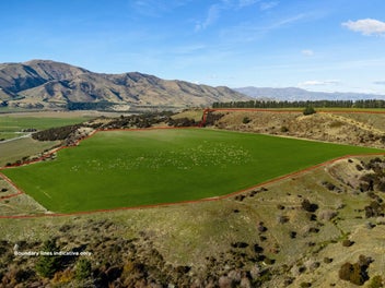 Impressive lifestyle block, with views to match