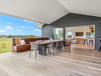 Work, live, love – the full package