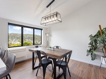 Luxury Living, Sun, Space & Style!