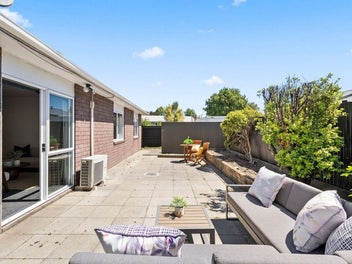 Sunny Rear Brick Gem!