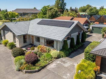 A Hidden Ilam/Burnside Gem with Streamside Appeal