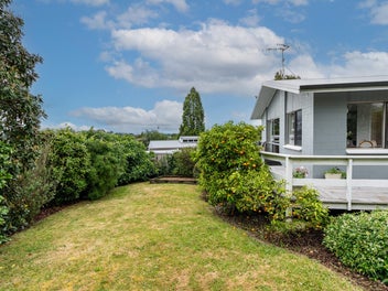 Riverlea Gem, Elevated Views & Family Ready