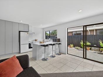 Comfortable Living Close to Everything!