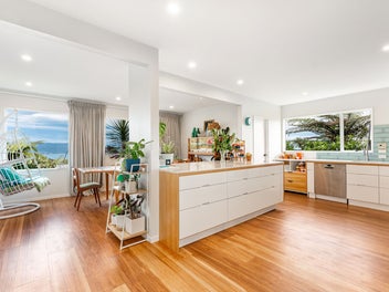 Harbour Views & Room to Grow!