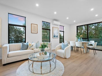 Premium Standalone in Top Triple School Zones