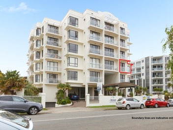 Bay Views and Barefoot Living