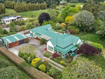 CHARACTER VILLA IN BELL BLOCK