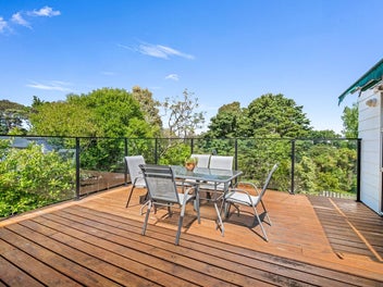 Leafy Seclusion + Big Spaces + Do-Up Potential