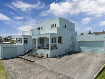 Space, Style and Stunning Views