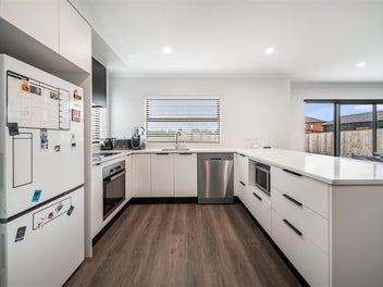 Modern Living. Rural Calm. Double Garage.