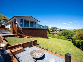 Marybank Family Haven with Tasman Bay Views
